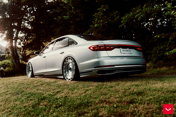 Фото дисков Vossen HF-9 Глянцевый лак на Audi A/S 8 (D5)