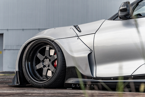 Фото дисков Strasse Wheels S6 Competition Черный сатин на Toyota Supra A90