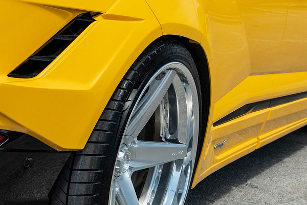Фото дисков Anrky RS5.3 Глянцевый лак на Lamborghini Urus