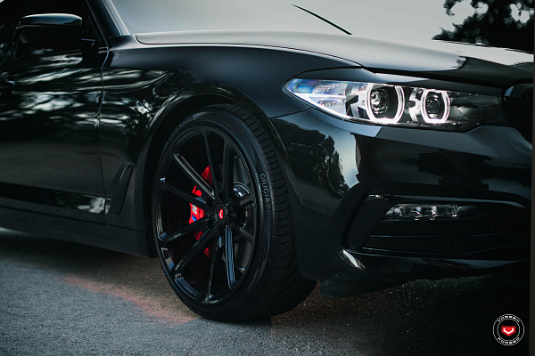 Фото дисков Vossen CG-203 Черный глянец на BMW 5/M5 (G30/F90)