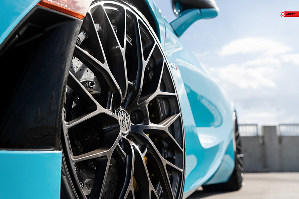 Фото дисков Anrky AN20 Глянцевый темный лак на McLaren 720S