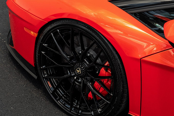 Фото дисков Anrky AN20 Черный глянец на Lamborghini Aventador