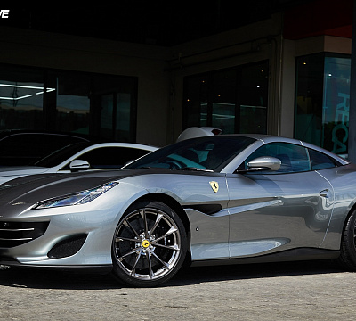 Фото дисков HRE P204 на Ferrari Portofino