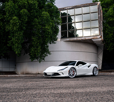 Фото дисков HRE S101SC на Ferrari F8