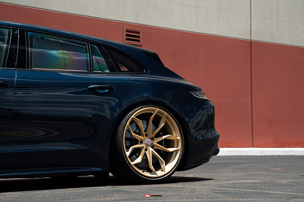 Фото дисков HRE P201 Сатиновое золото на Porsche Panamera II