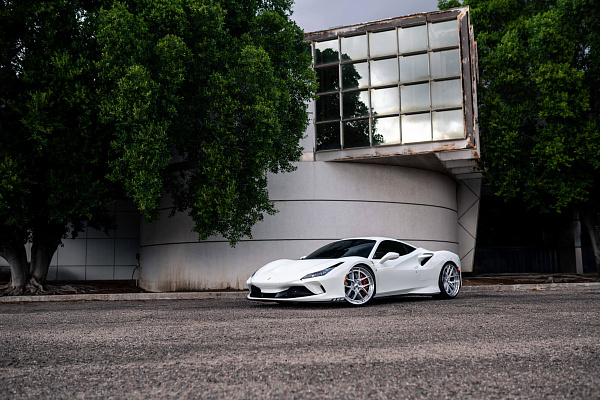 Фото дисков HRE S101SC Глянцевый лак на Ferrari F8
