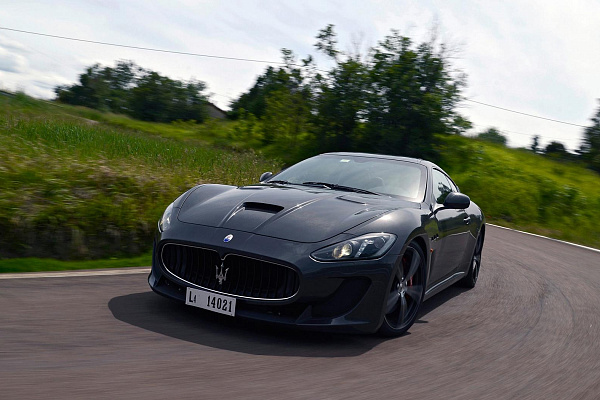 Фото дисков Maserati TROFEO Черный глянец на Maserati GranTurismo I