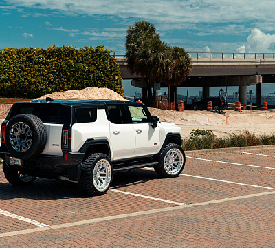 Фото дисков Vossen HFX-1 (8-Lug) на GMC Hummer EV