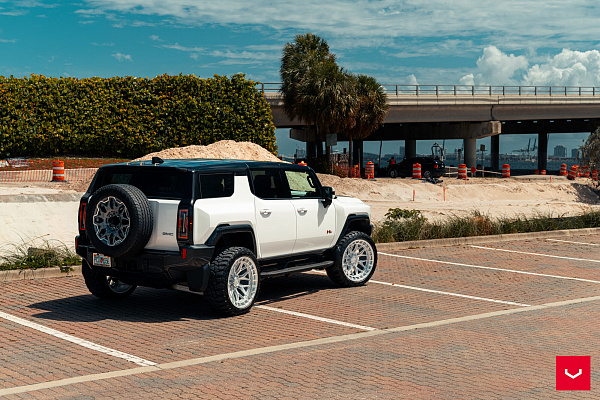 Фото дисков Vossen HFX-1 (8-Lug) Серебро на GMC Hummer EV