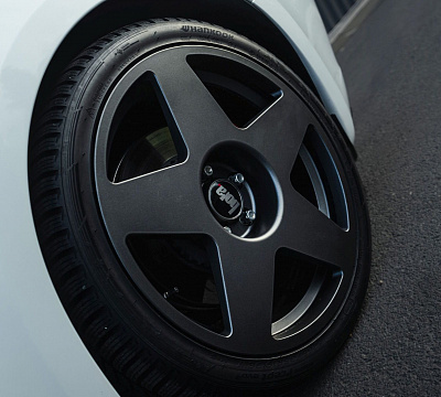 Bola B10