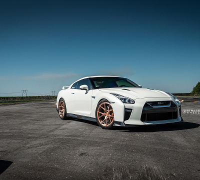 Фото дисков Strasse Wheels SM5R Deep Concave Monoblock на Nissan GT-R