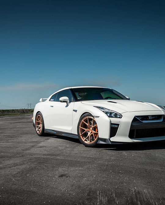 Фото дисков SM5R Deep Concave Monoblock Сатиновая бронза на Nissan GT-R