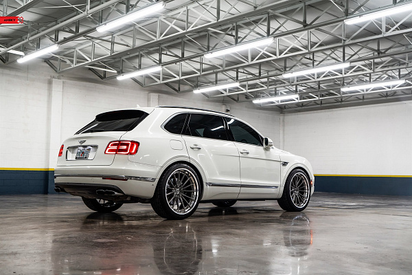 Фото дисков Anrky AN39 Глянцевый темный лак на Bentley Bentayga
