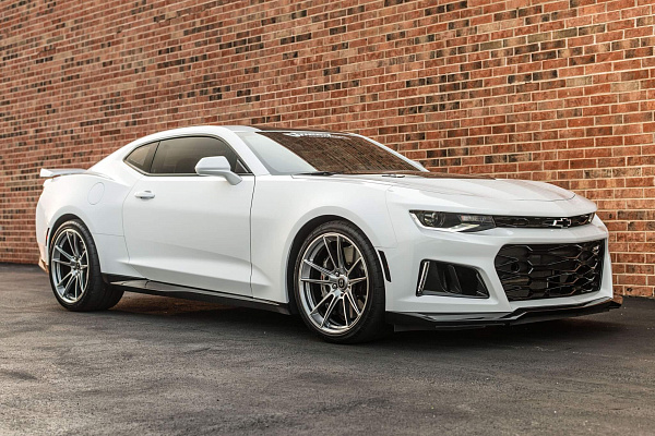 Фото дисков HRE FF04 Серебро на Chevrolet Camaro VI