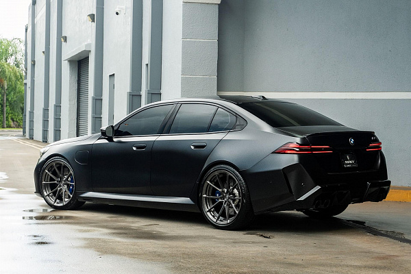 Фото дисков Anrky AN12 Глянцевый темный лак на BMW 5/M5 (G60/G90)