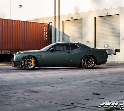 Фото дисков MRR M392 на Dodge Challenger III