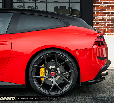 Фото дисков BC Forged KL01 на Ferrari GTC4Lusso