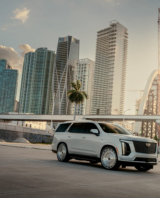 Фото дисков HF-9 Глянцевый лак на Cadillac Escalade V