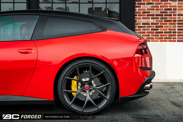 Фото дисков BC Forged KL01 Глянцевый темный лак на Ferrari GTC4Lusso