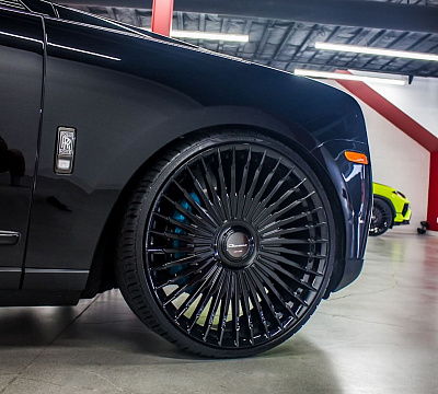 Фото дисков Giovanna Tulum на Rolls-Royce Cullinan