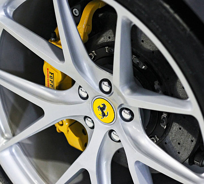 Фото дисков HRE P101 на Ferrari 488