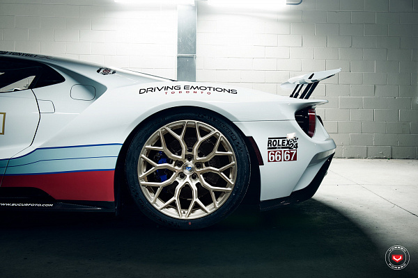 Фото дисков Vossen S17-01 Глянцевая шампань на Ford GT II
