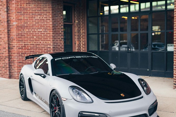 Фото дисков Brixton Forged R11-R Черный сатин на Porsche Cayman II
