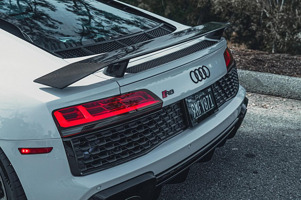 Фото дисков Brixton Forged FDE11 Черный глянец на Audi R8 (4S)