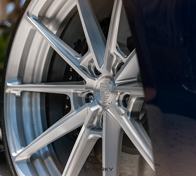 Фото дисков Anrky AN28 на Tesla Model S