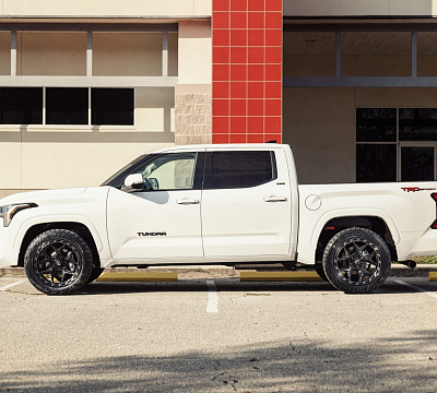 Фото дисков 4PLAY 4P55 на Toyota Tundra III