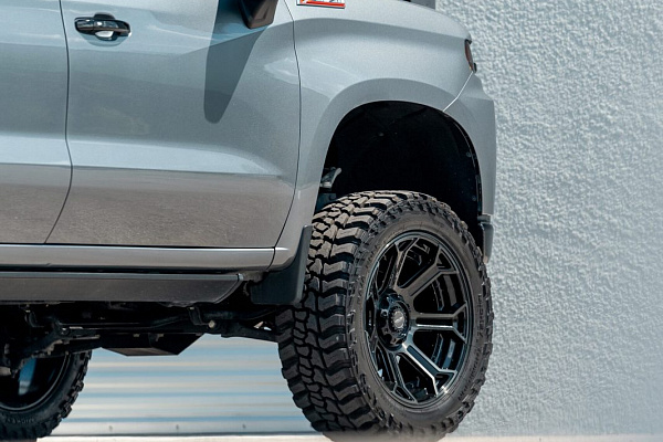 Фото дисков 4PLAY 4P70 Черный глянец на Chevrolet Silverado IV
