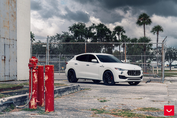 Фото дисков Vossen HF-7 Черный сатин на Maserati Levante