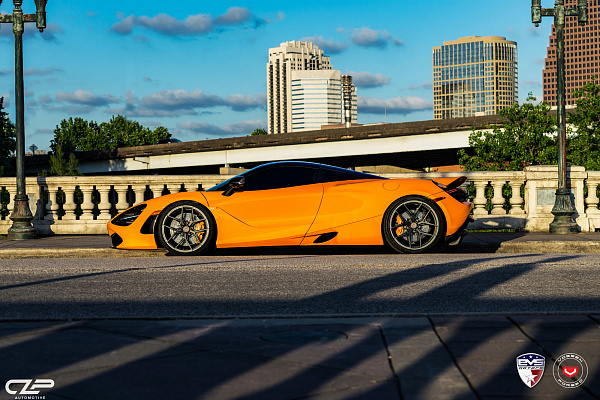 Фото дисков Vossen S21-01 Сатиновый темный лак на McLaren 720S