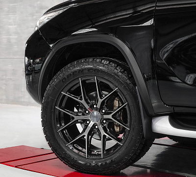 Фото дисков Vossen HF6-4 на Toyota Fortuner II