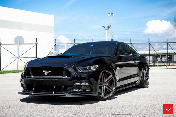 Фото дисков Vossen CV5 Сатиновый графит на Ford Mustang VI