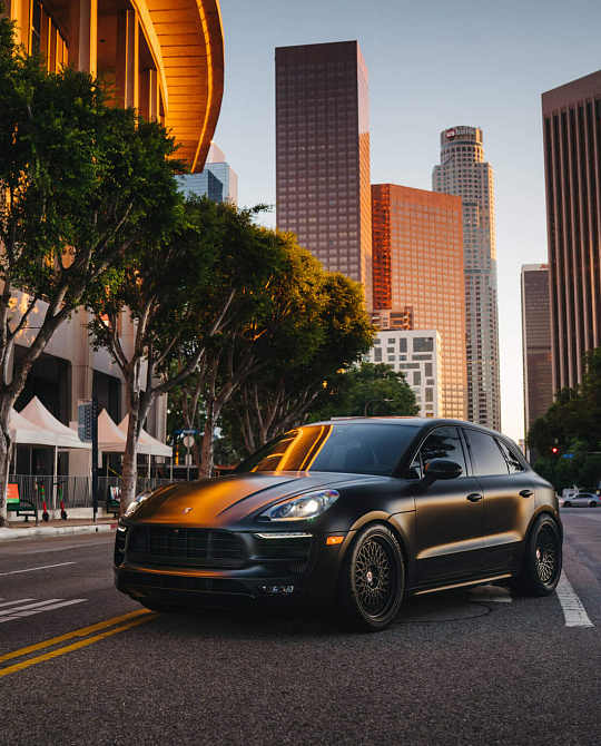 Фото дисков 501 Черный сатин на Porsche Macan I