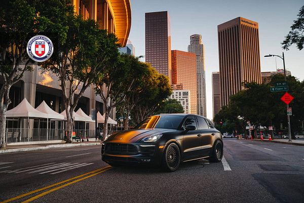 Фото дисков HRE 501 Черный сатин на Porsche Macan I