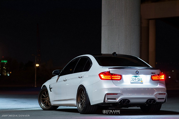 Фото дисков Strasse Wheels R10 Competition Сатиновая темная бронза на BMW 3/M3 (F3x/F80)