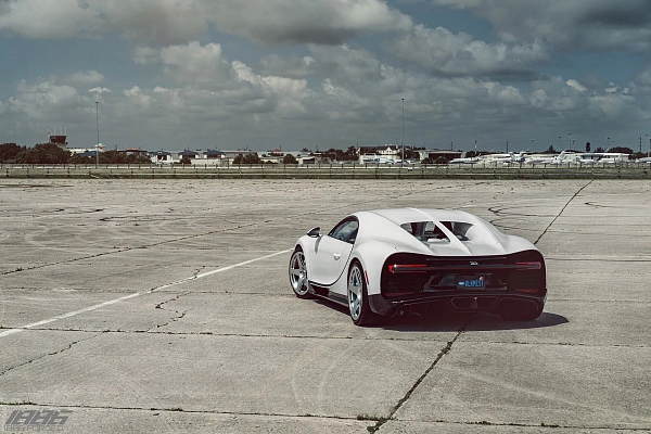Фото дисков 1886 Wheels S005 Сатиновый лак на Bugatti Chiron