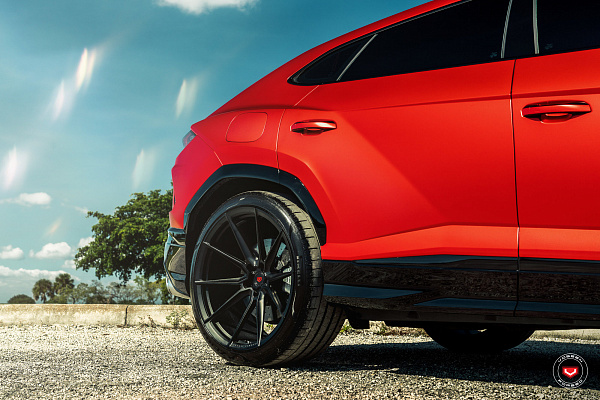 Фото дисков Vossen EVO-2 Черный глянец на Lamborghini Urus