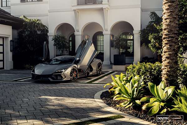 Фото дисков NOVITEC NL5 Черный глянец на Lamborghini Revuelto