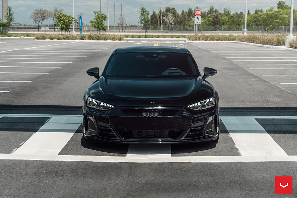 Фото дисков Vossen HF-7 Серебро на Audi E-tron GT