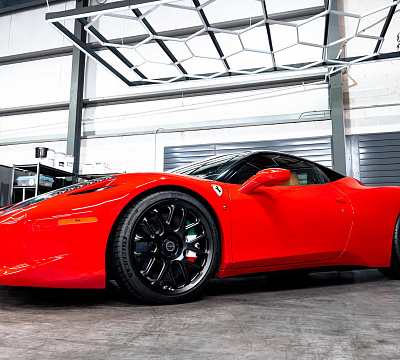 Фото дисков Brixton Forged TR08 на Ferrari 458