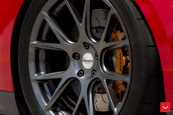Фото дисков Vossen VFS-6 Глянцевый графит на Nissan GT-R