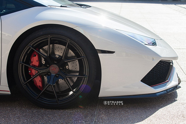Фото дисков Strasse Wheels SM5R Deep Concave Monoblock Другой цвет на Lamborghini Huracan