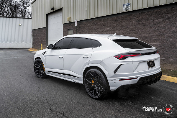 Фото дисков Vossen S17-01 Черный глянец на Lamborghini Urus