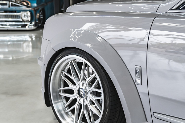 Фото дисков Anrky RS1 Глянцевый лак на Rolls-Royce Cullinan