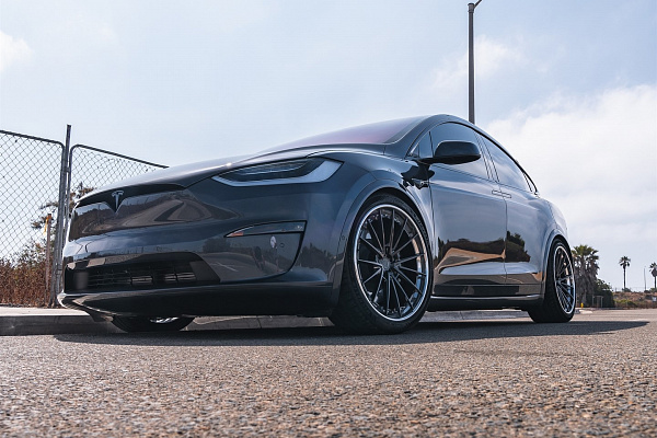 Фото дисков Anrky AN39 Глянцевый графит на Tesla Model X