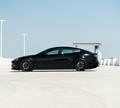 Фото дисков Anrky AN28 на Tesla Model S