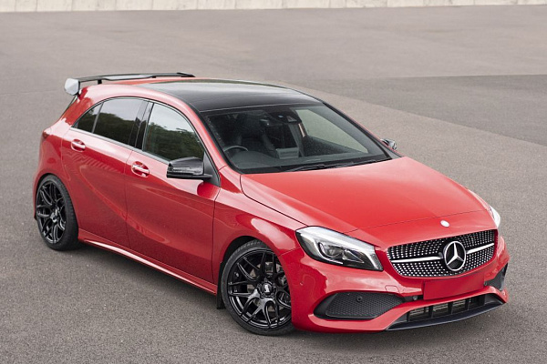 Фото дисков Bola B8R Черный глянец на Mercedes-Benz A-Class (W176)